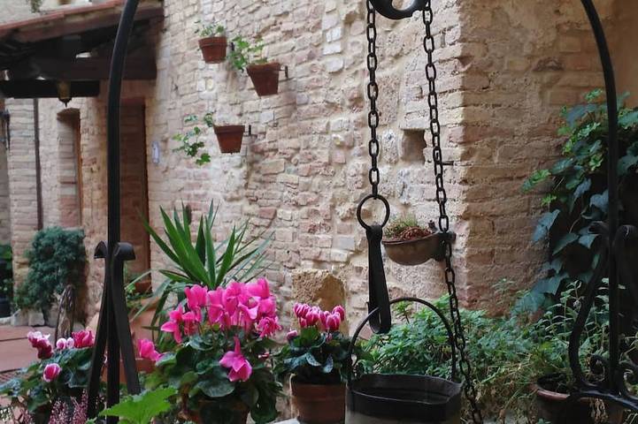 Geheel appartement, San Gimignano appartement in het historische centrum, binnenplaats en snel wifi gratis in San Gimignano, Provincie Siena