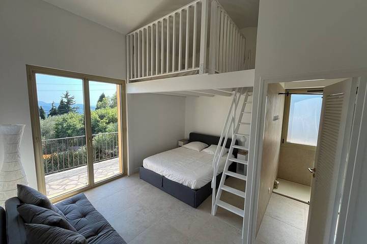 Villa Sleeps 10, 4 Bedrooms, with Pool and Sea and Mountain View in Le Tignet, Mittelmeerküste (Frankreich)