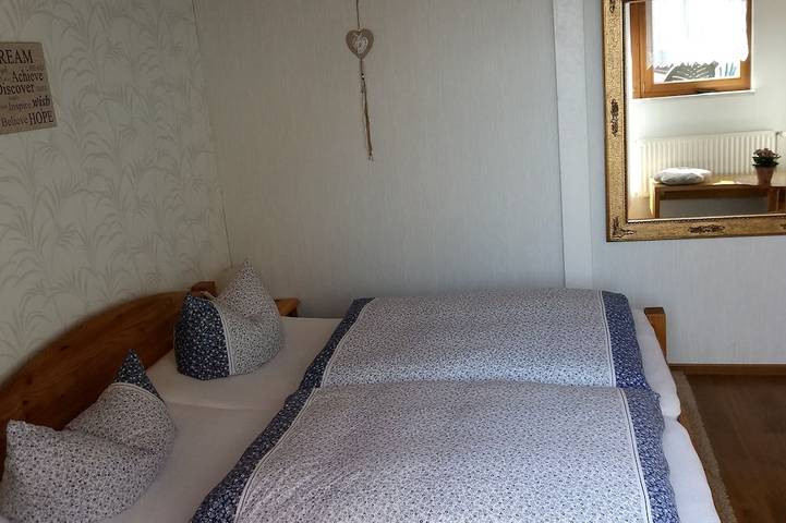 Ferienwohnung für 2 Personen, mit Balkon und Garten in Schwarzenberg (Erzgebirge) - 2