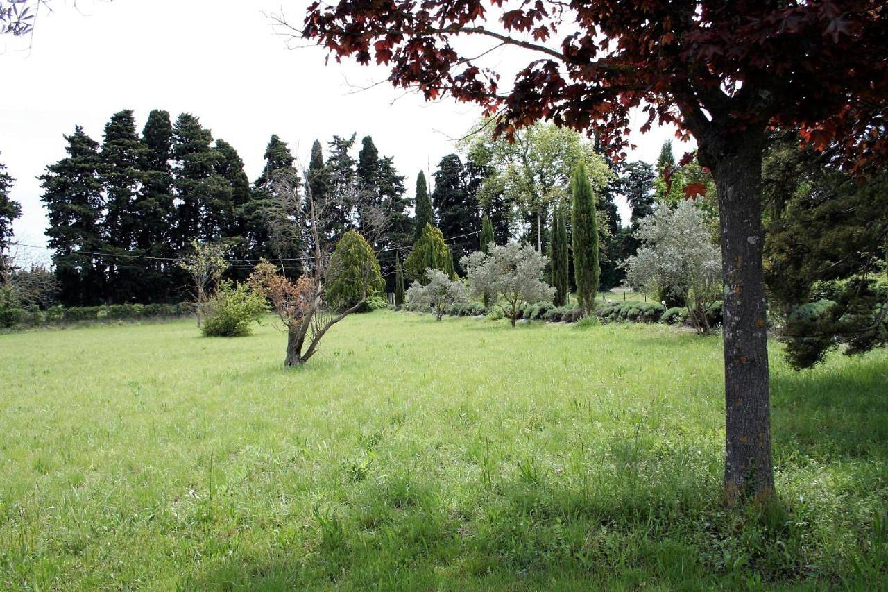 Apartment with Garden View in Caumont-sur-Durance, Vaucluse