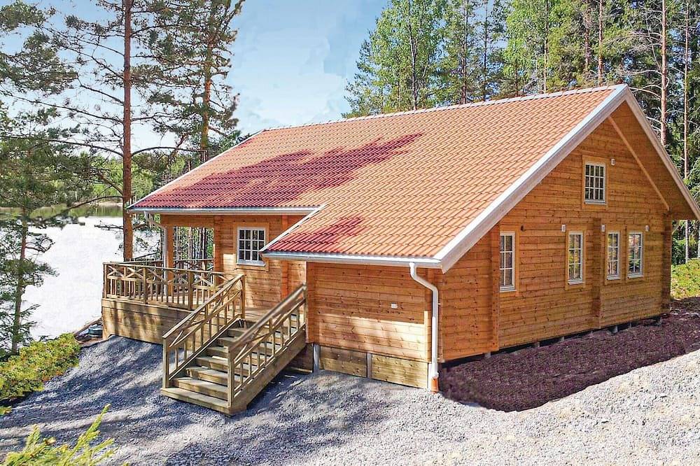 Tolles Haus mit 4 Schlafzimmern in Årjäng in Dalslands Kanal