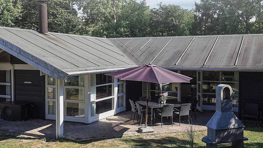 Ferienhaus für 11 Personen, mit Pool und Sauna sowie Whirlpool und Terrasse, mit Haustier in Marielyst