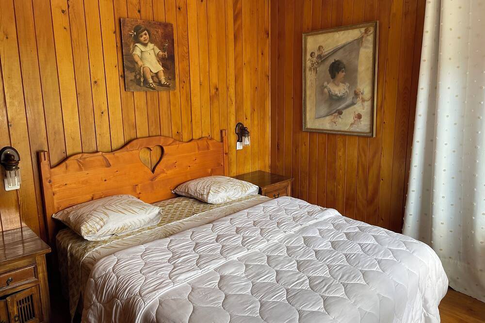 Chalet de montagne au coeur du Mercantour au pied de la station de La Colmiane in Valdeblore, Région de Nice