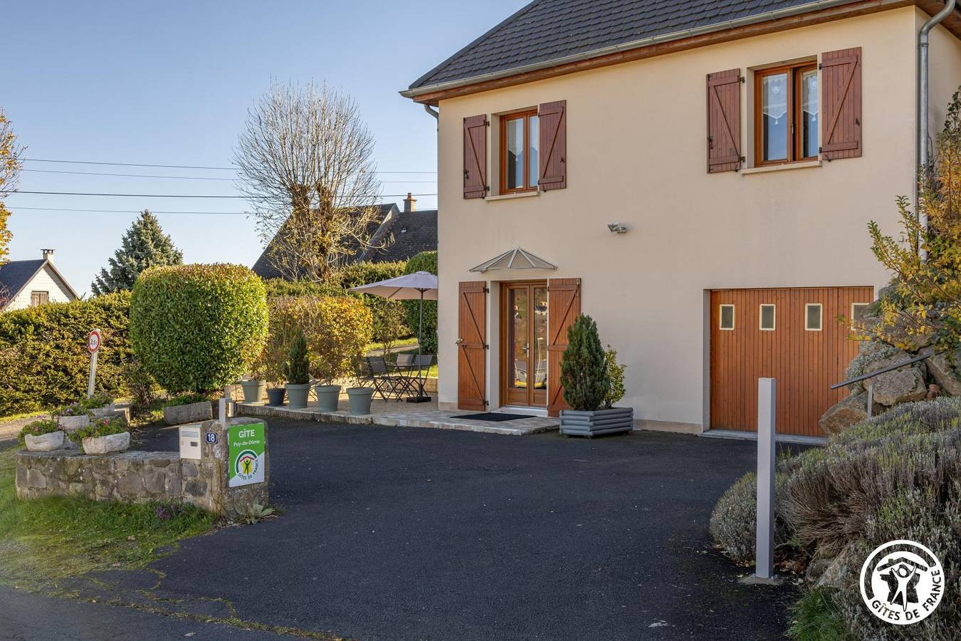 Gîte Hortensia in Besse-et-Saint-Anastaise, Volcans d'Auvergne Regional Nature Park