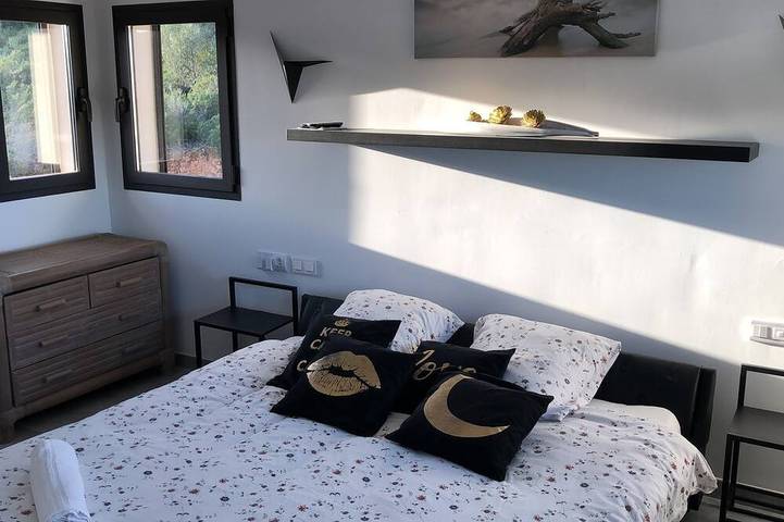 Location de vacances pour 10 personnes, avec terrasse et jardin dans Sainte-Lucie de Porto-Vecchio - 4