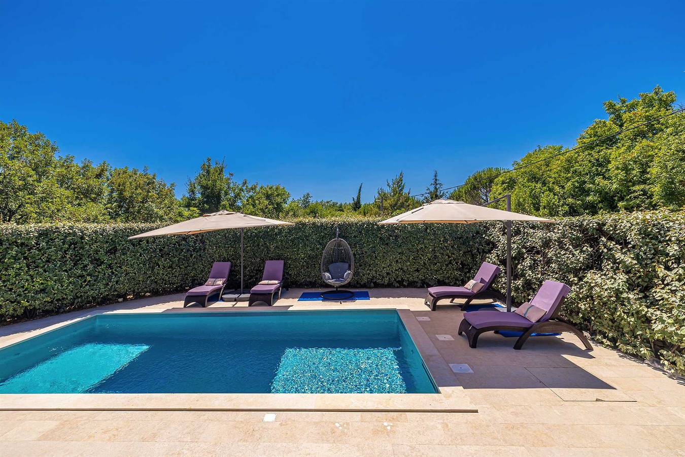 Ganze Wohnung, Ferienhaus Cirik mit beheiztem Pool in Kras, Krk