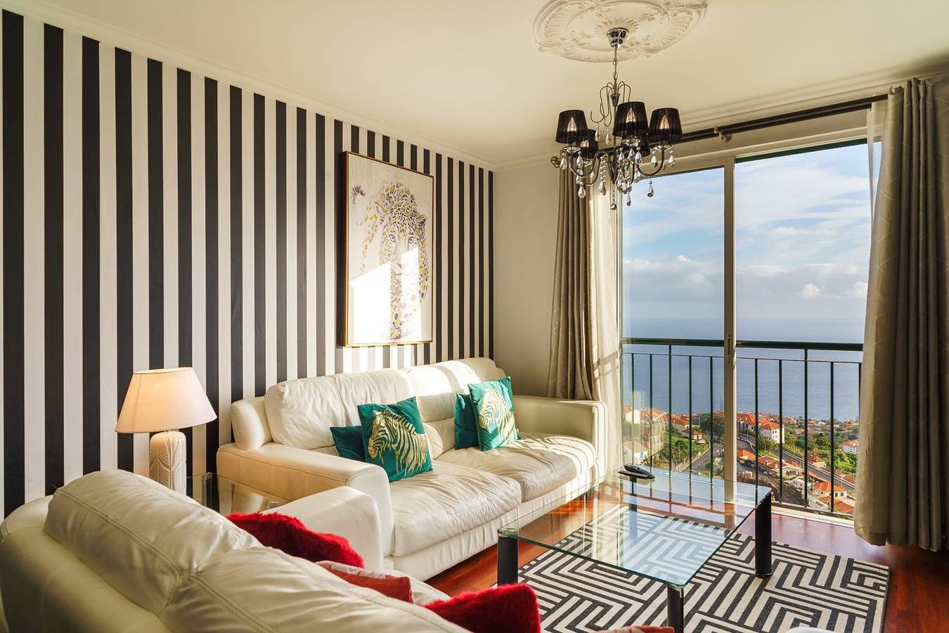 Entire apartment, Guestready - Breathtaking seaview in Caniço in Pedra Mole (Madeira), Caniço