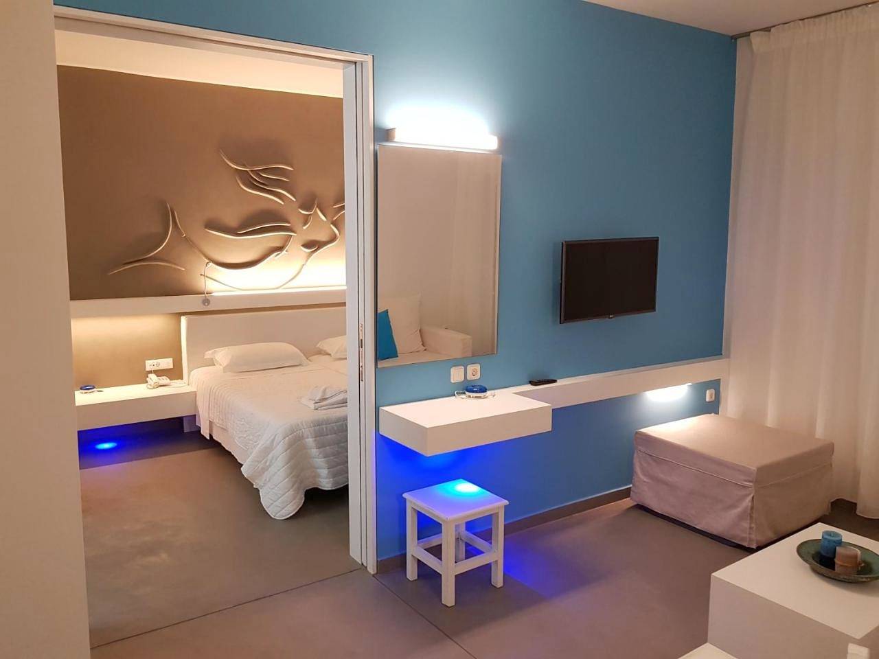 Niriides Hotel Apts Studios in Almyrida, Vámos