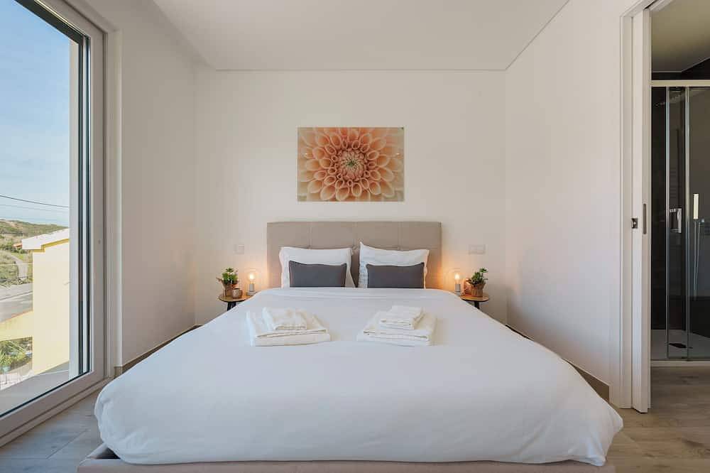 Ammos Villa, beach villa with ocean view in Ribamar, Lissabon Distrikt