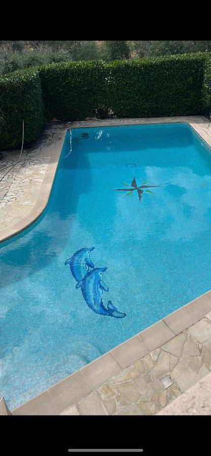 Gîte pour 3 personnes, avec vue ainsi que piscine et jardin, animaux acceptés à La Roquette-sur-Siagne - 2