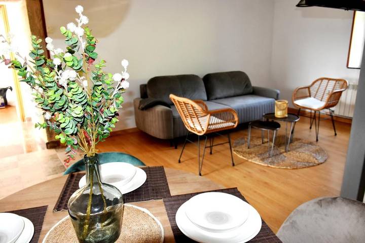 Apartamento para 8 personas, con jardín y vistas, Se admiten mascotas en Muxía