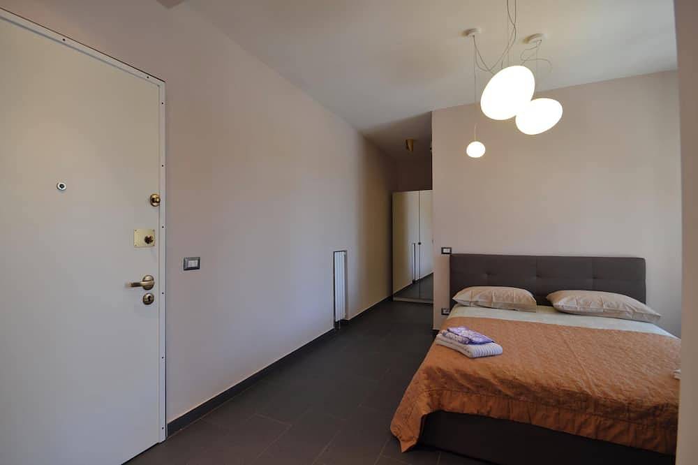 Hel lejlighed, Homerez - Flat in Vercelli with balcony. in Vercelli, Vercelli Provinsen