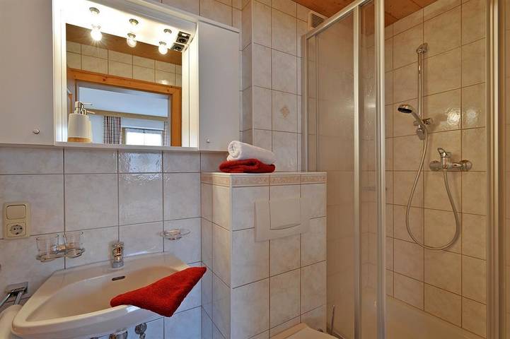 Ganze Ferienwohnung, Studio "Unterberg"-Wohn-Schlafraum/Du/Wc,Erker in Kössen, Kaisergebirge