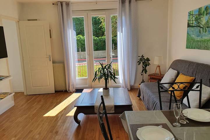 Gîte pour 6 personnes, avec jardin dans Saint-Ouen-de-Mimbré