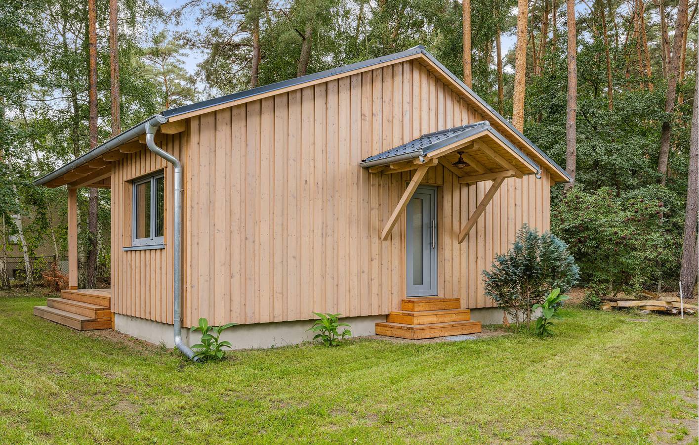 Appartement am Strand mit WiFi, Parkplatz, Terrasse und TV in Vipperow, Müritz