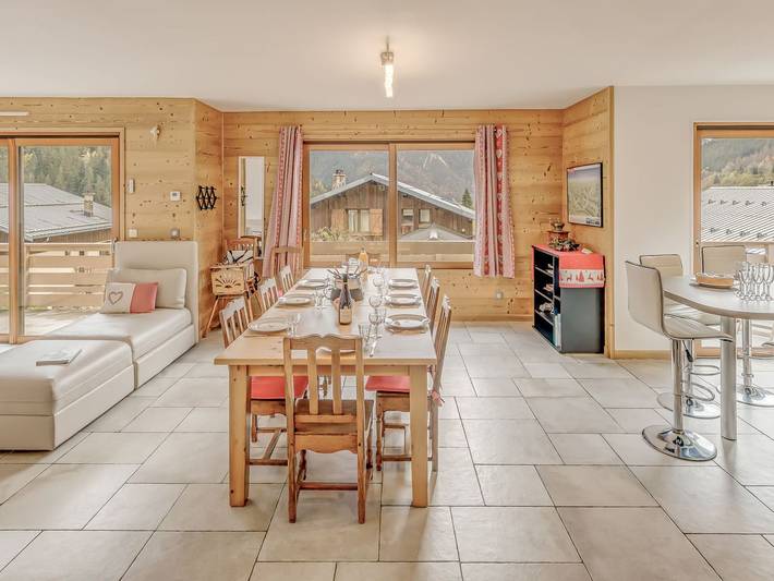Ferienhaus für 10 Personen, mit Balkon und Terrasse sowie Garten