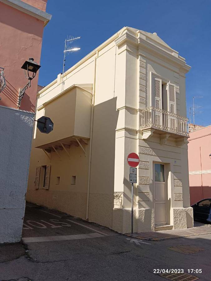 Altamarea - Luce, spazi ampi e comfort al centro del paese in Carloforte, Provincia di Carbonia-Iglesias