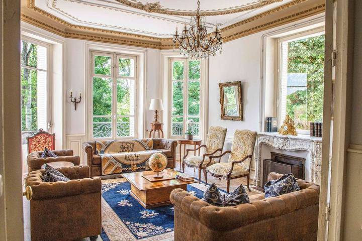 Schloss für 54 Personen mit Balkon in Saint-Martin-de-Commune, Autun und Umgebung
