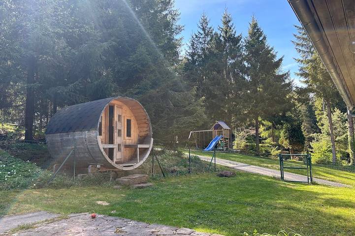 Ferienhaus für 5 Personen, mit Balkon und Garten sowie Sauna, mit Haustier
