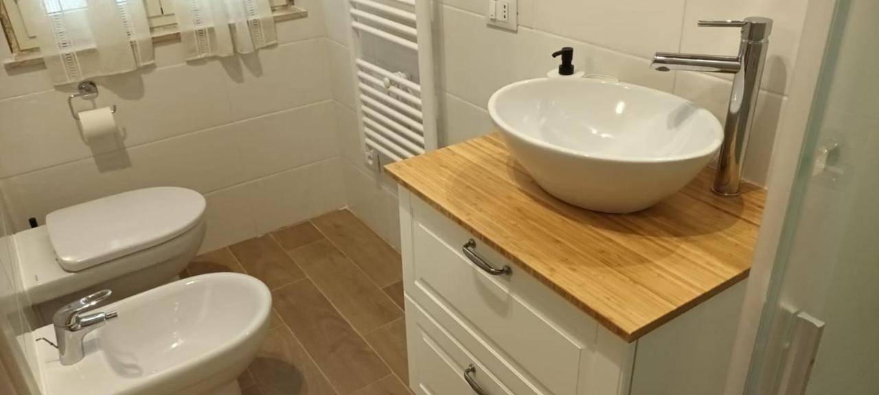 Il porto di Ale e Kat in Livorno, Etruskische kust