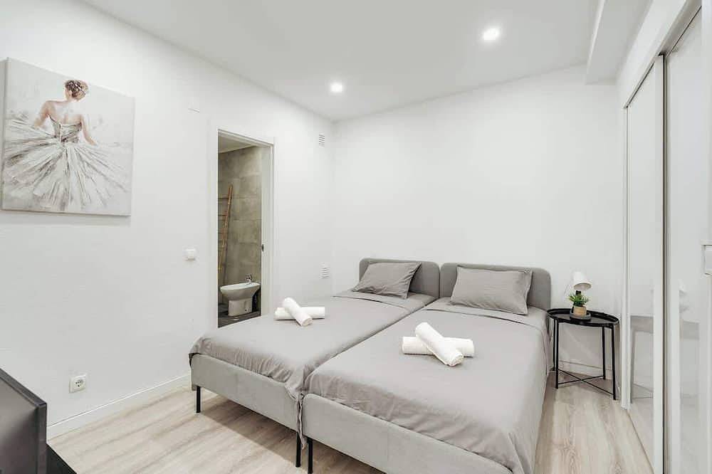 Ganze Wohnung, Sunny Flat w/ Jacuzzi & Balconies by Host Wise in Sesimbra, Halbinsel von Setúbal