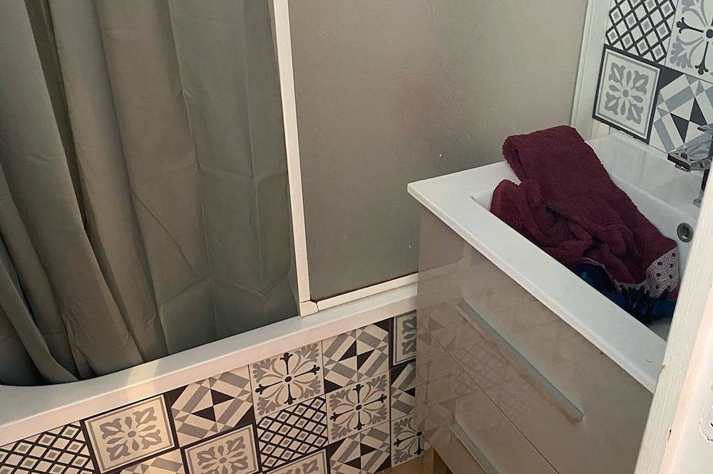Apartamento entero, Se alquila estudio ** confortables 4 personas y su acceso wifi al jardín in Ancelle, Parque Nacional de los Ecrins