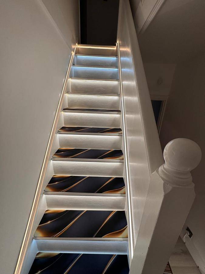 Big room, king size bed with private bathroom in a Stylish 4 bed Home with Large Garden & Drive, in Coventry, Birmingham Area
