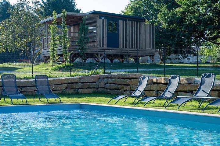 Gîte pour 5 personnes, avec piscine et jardin dans Bioussac