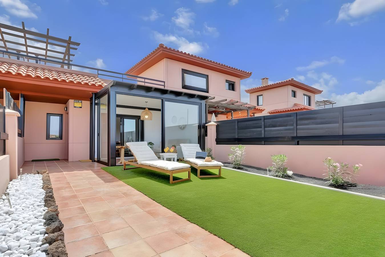 Entire apartment, Vacation 'Bonita Lajares 3' with Shared Pool, Private Terrace and Wi-Fi in La Oliva, Fuerteventura