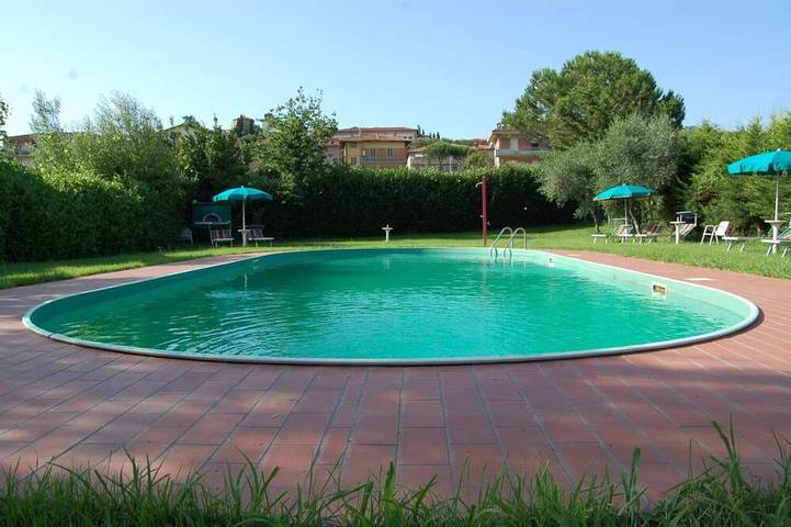 Apartamento de vacaciones para 4 personas, con piscina y jardín - 1