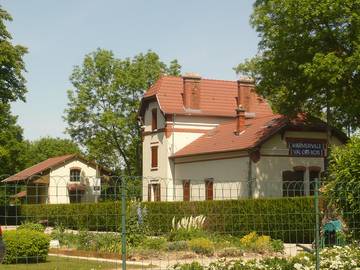 Gîte pour 14 personnes, avec jardin et terrasse dans Marne