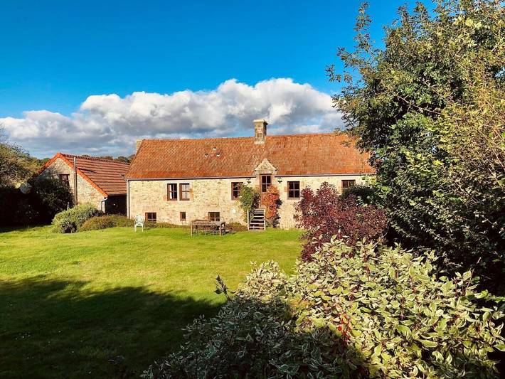 Location de vacances pour 12 personnes, avec jardin et jacuzzi à La Pernelle