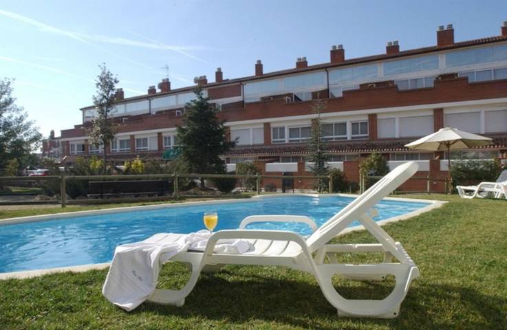 Hotel für 4 Personen, mit Balkon und Terrasse sowie Garten und Pool in Rubi (Katalonien)