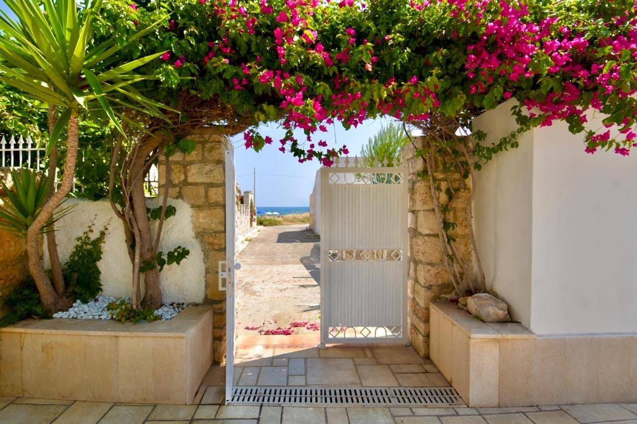 Villa with Sea View in Porto Contessa (San Vito), Polignano a Mare