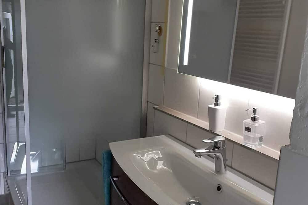 Ganze Wohnung, Fischerhuus Leck: Gemütliche Ferienwohnung für 2 Personen unter Reet. in Leck, Nordfriesland