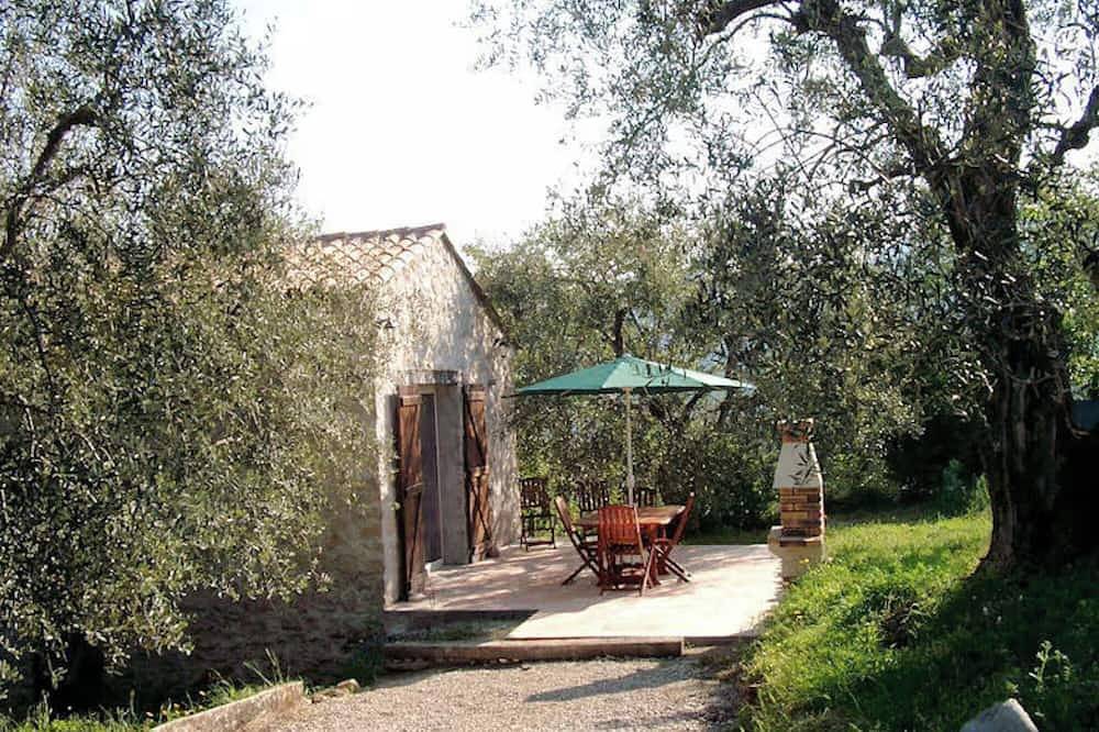 Cottage 'Les Lys' mit Bergblick, Wlan und Klimaanlage in Berre-les-Alpes, Nizza und Umgebung