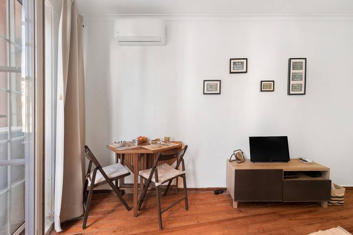 Entire apartment, 'São Miguel Alfama' Apartment with Balcony, Wi-Fi and Air Conditioning in São Miguel (Lisbon), Santa Maria Maior
