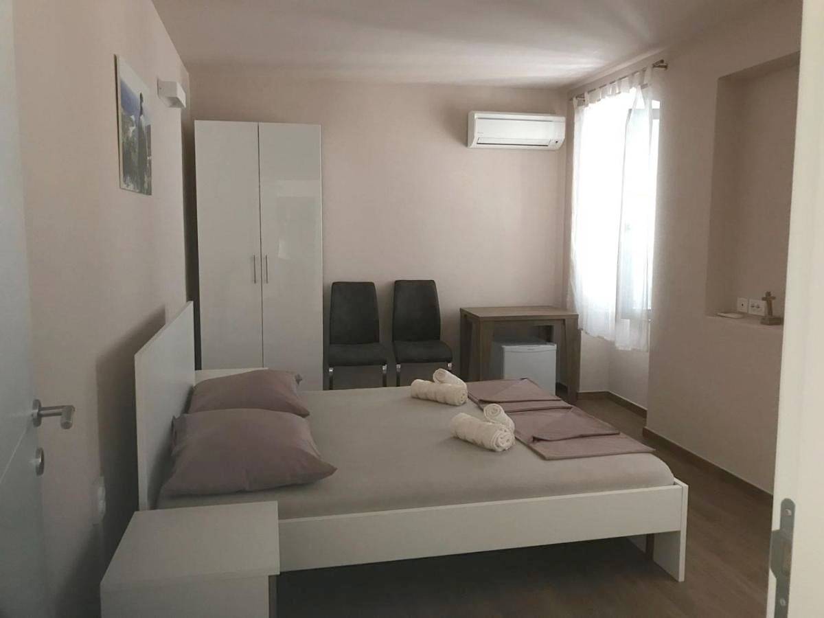 Double Room with Private Bathroom in Ville de Vis, Vis (Dalmatia)