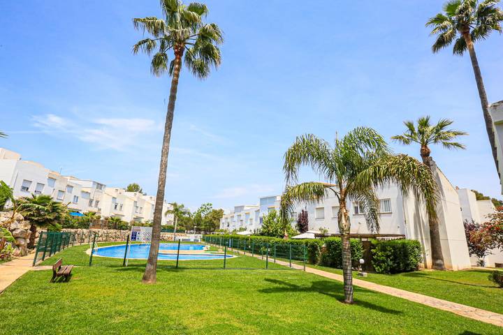 Maison de vacances pour 7 personnes, avec Balcon et Terrasse ainsi que Jardin et Piscine à Salou