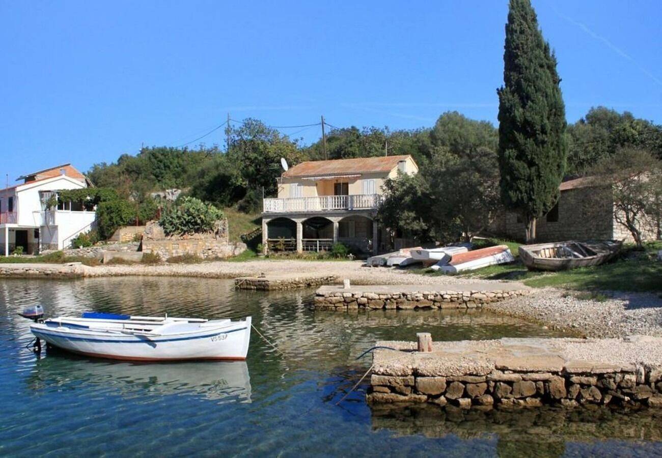 Ganze Wohnung, Apartments Roki in Vis Stadt, Vis