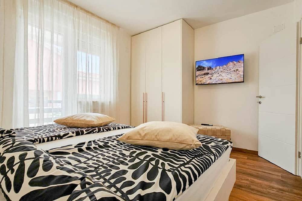 Strandnahe Villa mit Privatpool, genialer Outdoor-Kueche, Waschmaschine - hundefreundlich in Zambratija, Umag und Umgebung