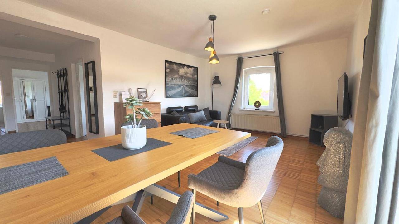 Ganze Wohnung, Penthouse mit Blick auf den Yachthafen in Vegesack, Bremen