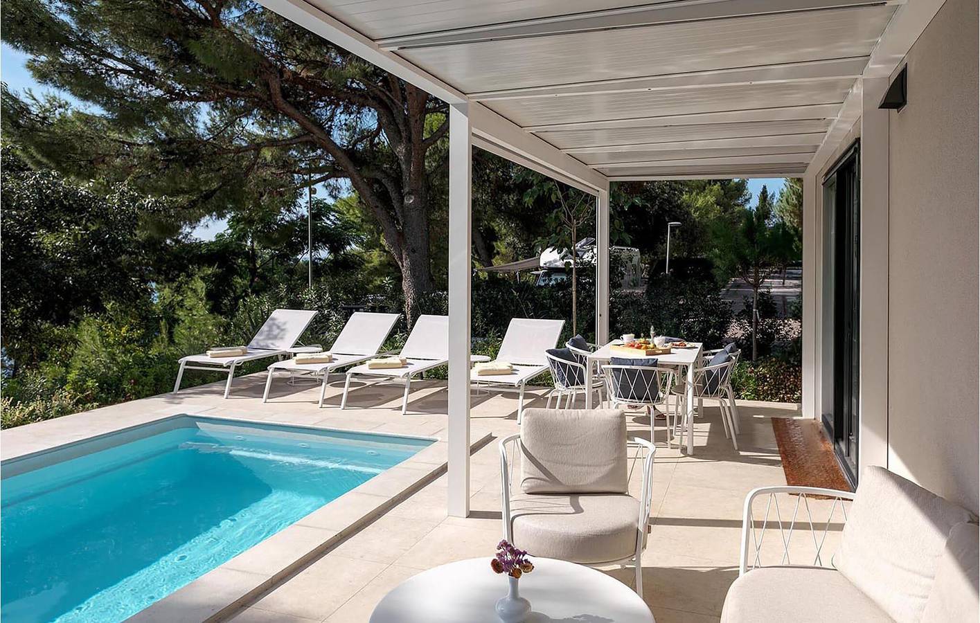 Gemütliche 2-Zimmer-Wohnung mit Pool, in der Nähe des Strandes Stari Porat in Seget Vranjica, Split-Dalmatien