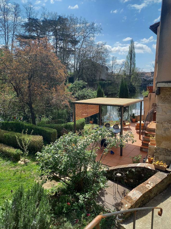 Gîte pour 3 personnes, avec Balcon/Terrasse ainsi que Jardin et Vue à Castres