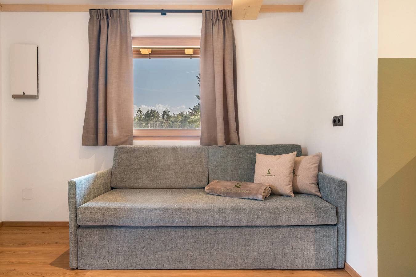 Ganze Wohnung, Ferienwohnung 'Larch' mit Bergblick, Gemeinschaftsgarten und Wlan in Jenesien, Sarntaler Alpen