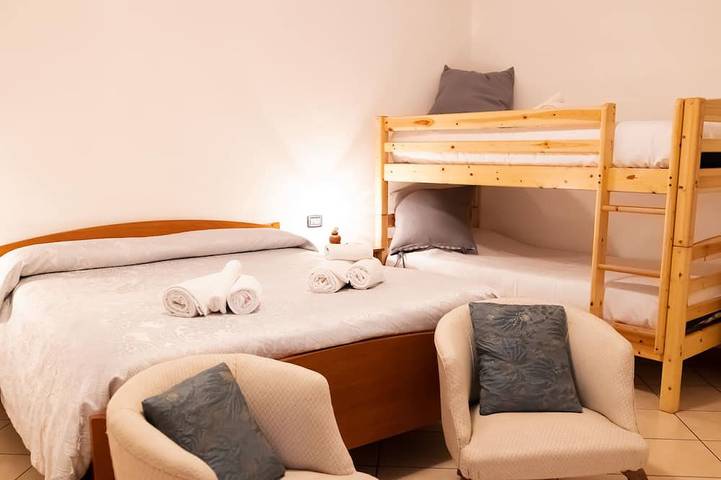 Ferienwohnung für 6 Personen, mit Terrasse in Brusimpiano Gemeinde - 2