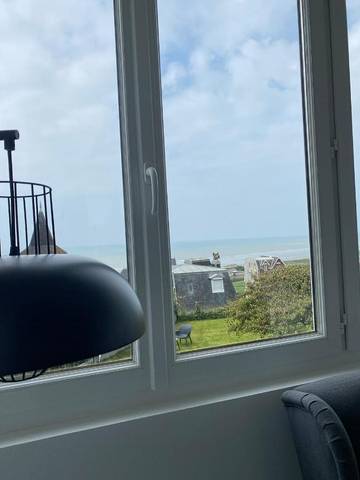 Gîte pour 2 personnes, avec vue et jardin à Woignarue