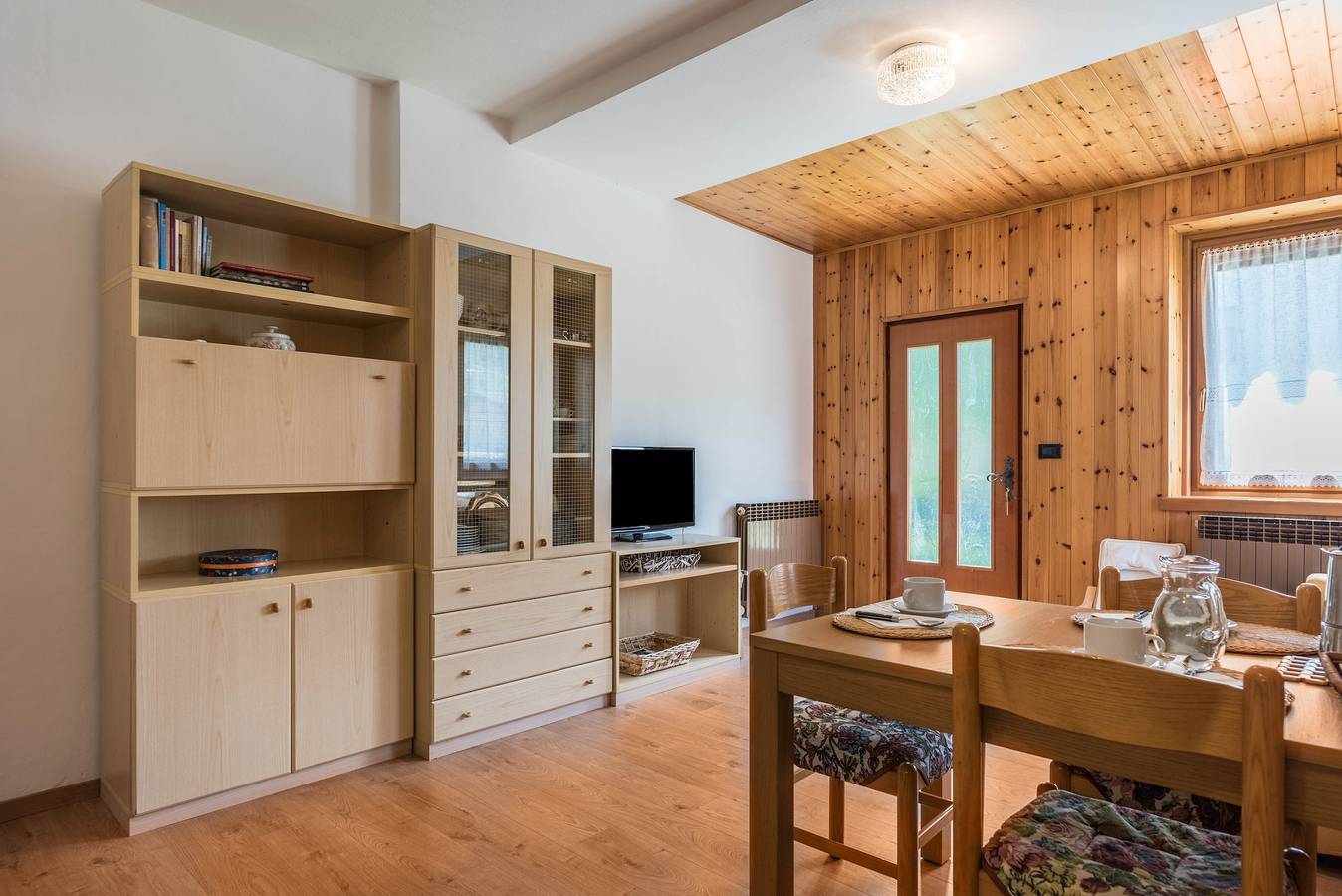 Ganze Wohnung, Ferienwohnung Adamello Casa Lucia – Bergblick, Garten & Parkplatz in Pinzolo, Brentagruppe