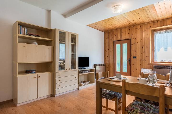 Ganze Wohnung, Ferienwohnung Adamello Casa Lucia – Bergblick, Garten & Parkplatz in Pinzolo, Comune di Pinzolo