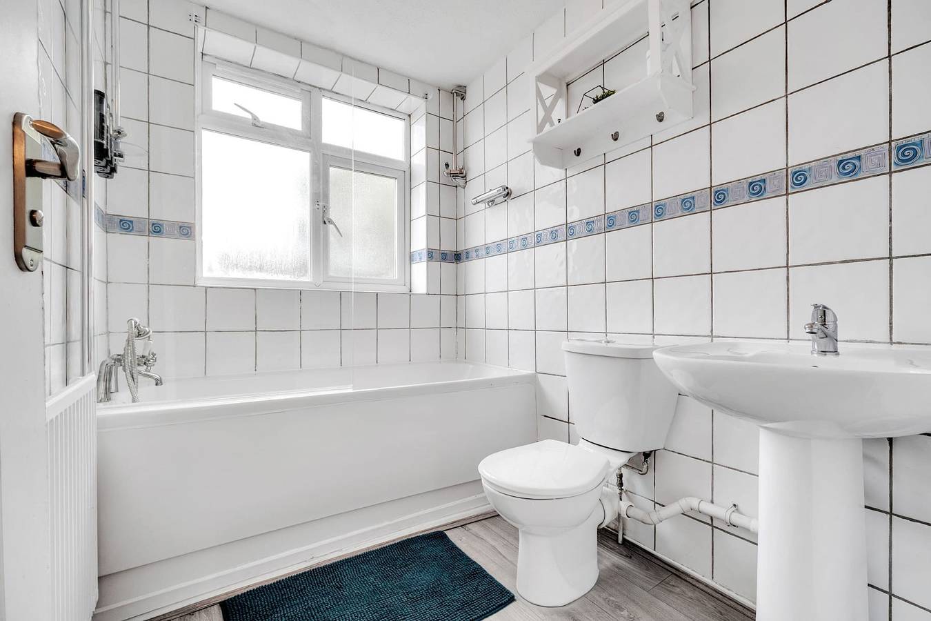 4 Bedrooms - Up To 11 Guests - Free Parking in Havering, Londen